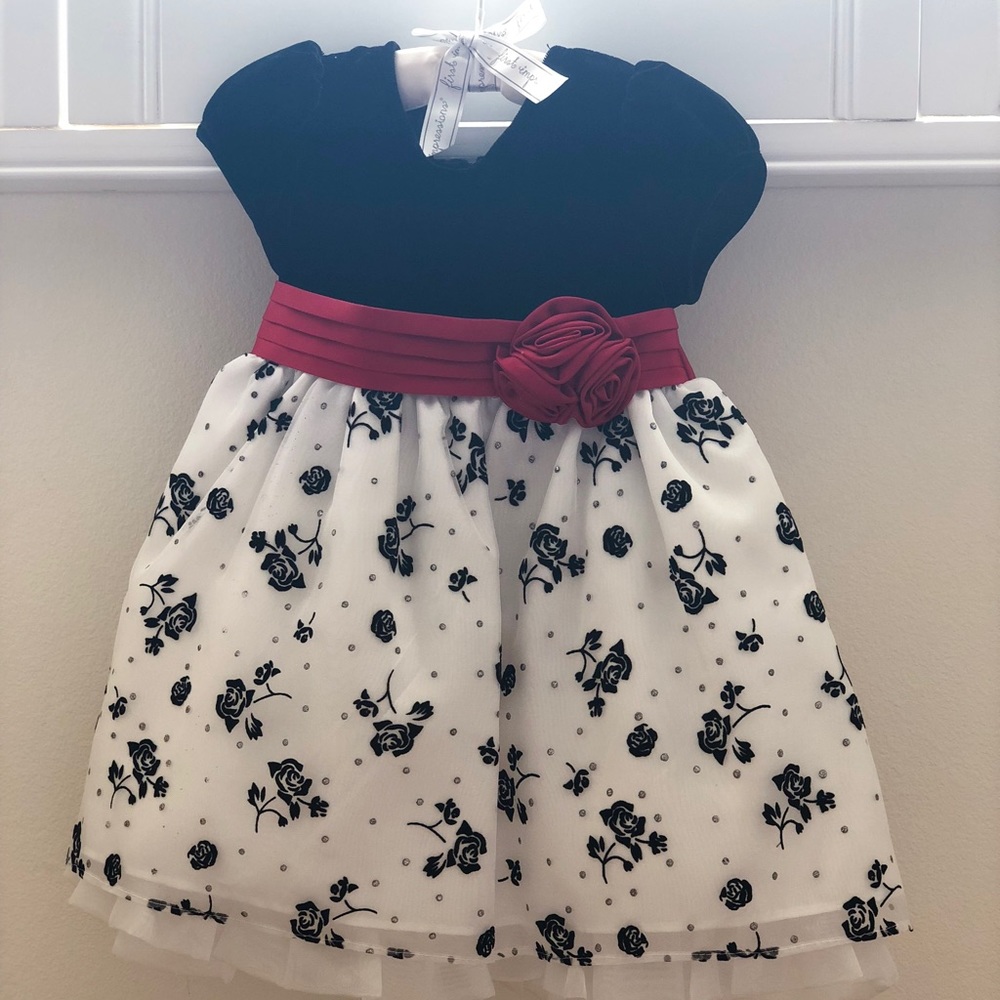 Baby’s dress - Picture 2 of 3